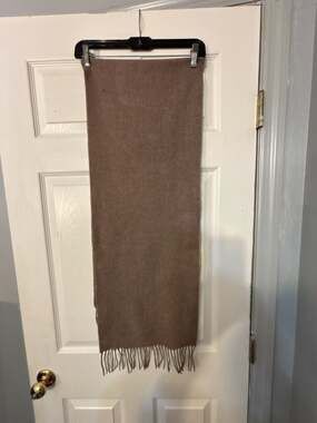 H&M 100% Extrafine Merino Wool Fringed Scarf